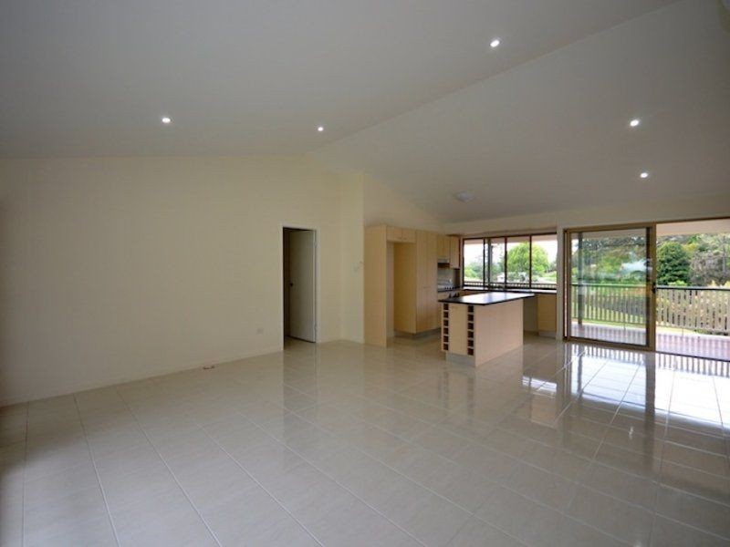 26 Wongabel Street, Maleny QLD 4552