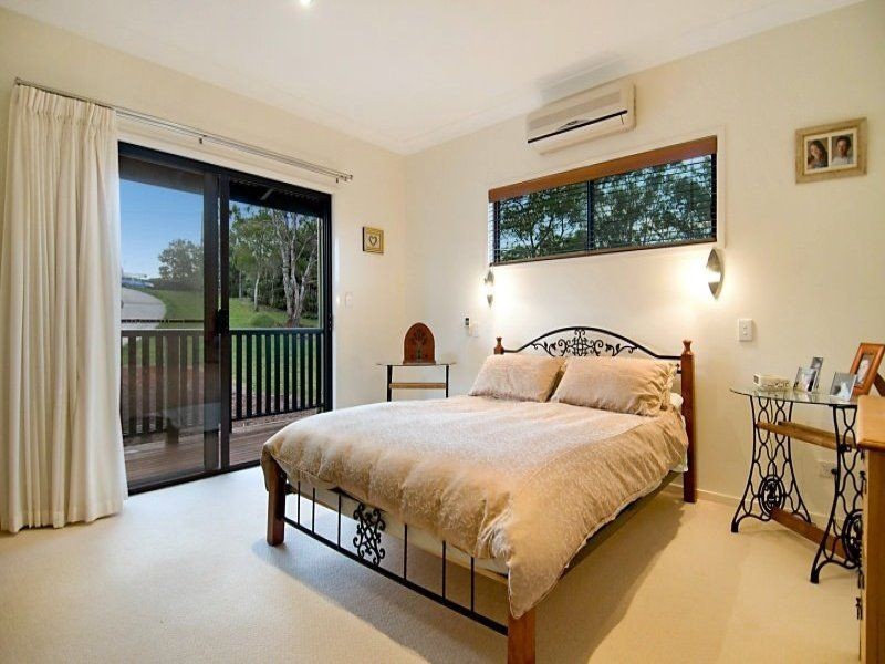 9 Hillfoot  Street   MONTVILLE Street, Maleny QLD 4552