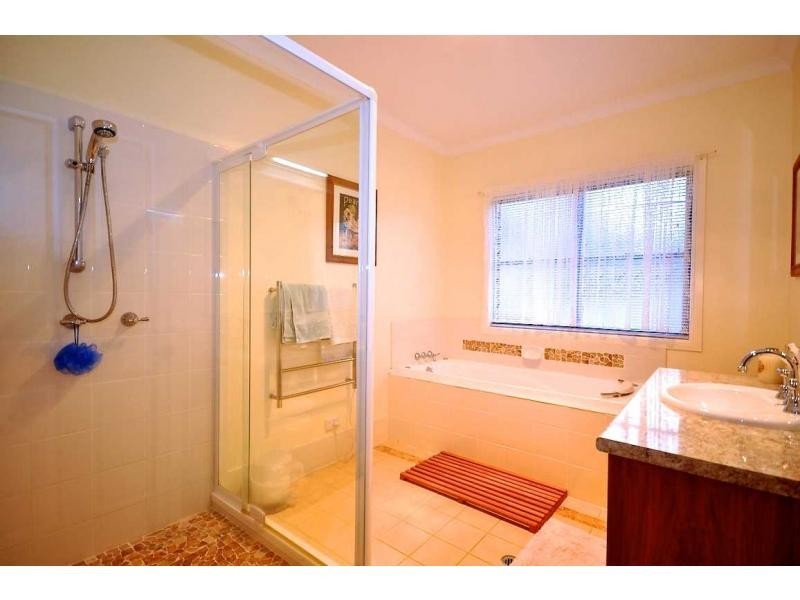 8 Lansdowne Rise, Maleny QLD 4552