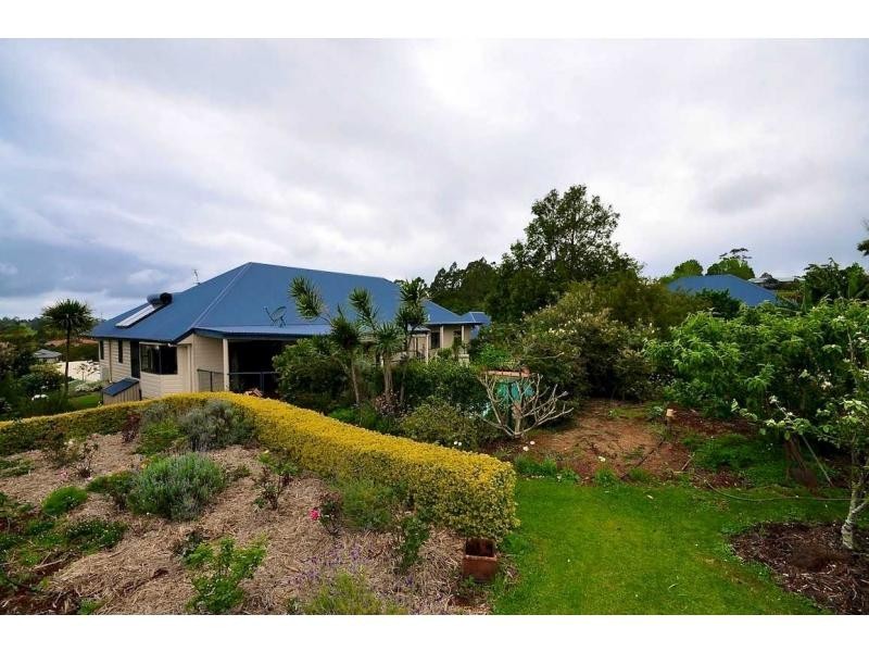 8 Lansdowne Rise, Maleny QLD 4552
