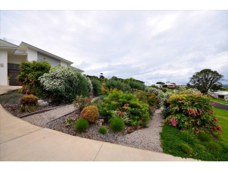 30 Lorikeet Lane, Maleny QLD 4552
