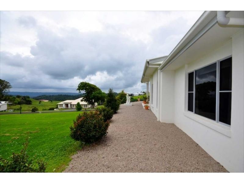 30 Lorikeet Lane, Maleny QLD 4552