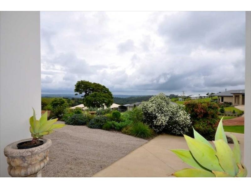 30 Lorikeet Lane, Maleny QLD 4552