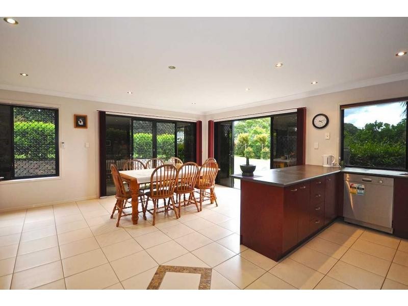 2a Curlew Court, Maleny QLD 4552