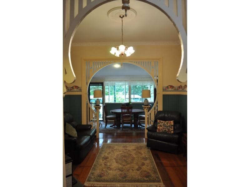 17 Gumland Drive, Maleny QLD 4552