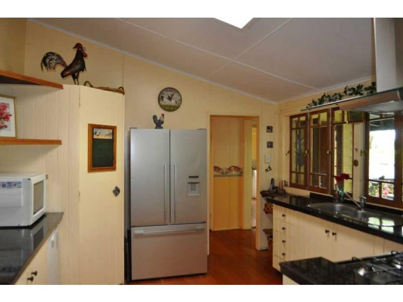 17 Gumland Drive, Maleny QLD 4552