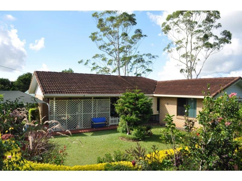 2 Falcon Crescent, Mapleton QLD 4560