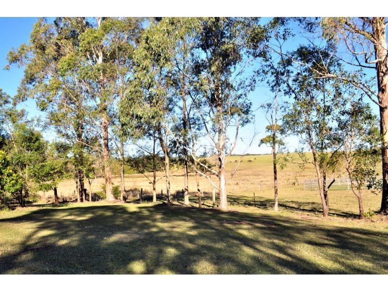 6 Freeman Court, Maleny QLD 4552