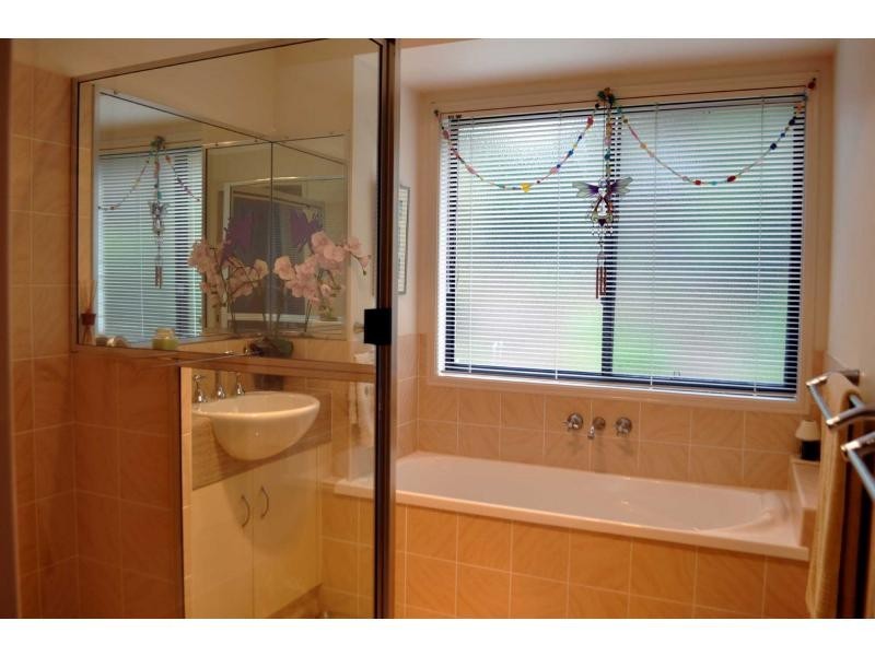 7 Burgess Avenue, Maleny QLD 4552