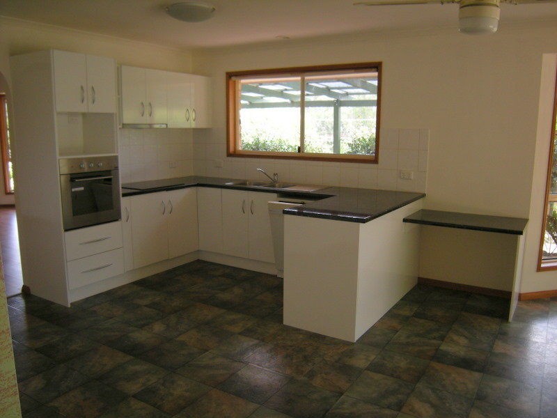 2 Gibson Street, Maleny QLD 4552