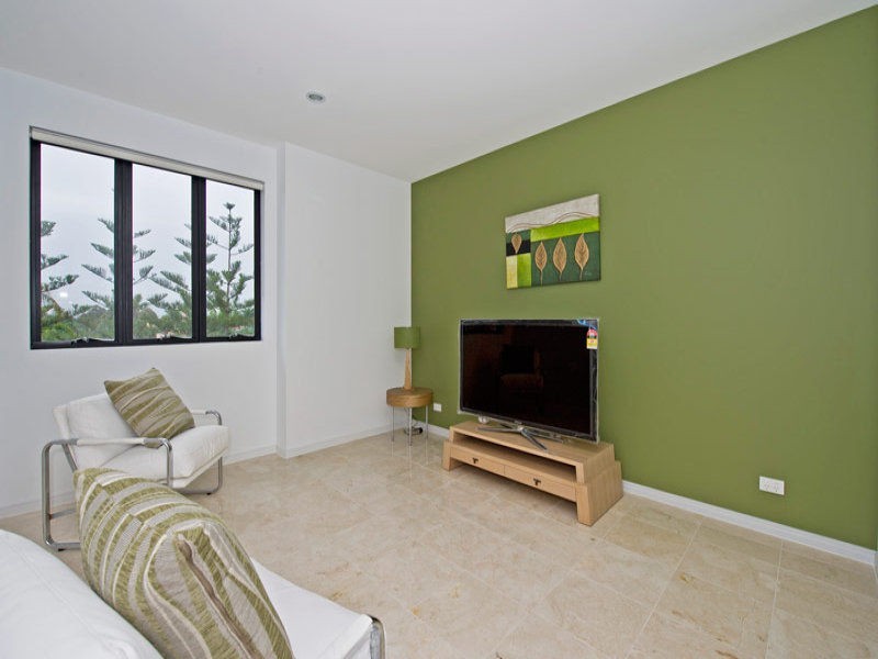 10/23 First Avenue, Surfers Paradise QLD 4217