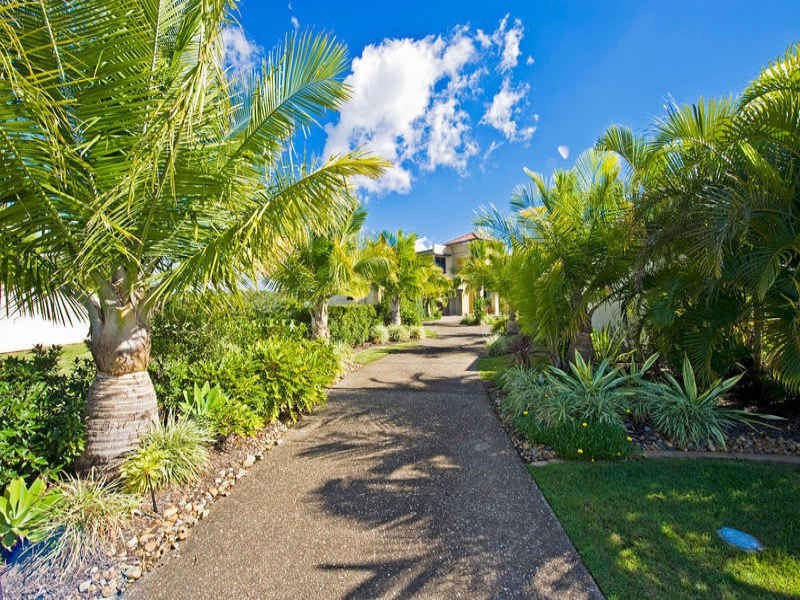 1677 Riverdale Drive, Hope Island QLD 4212