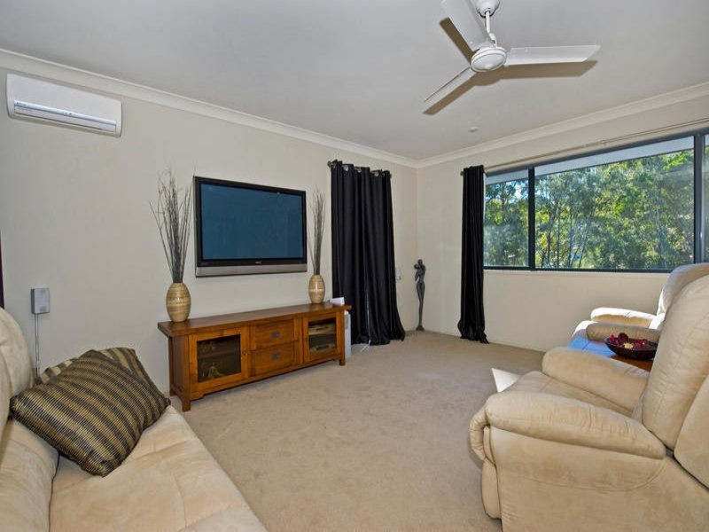 60 Cobb and Co Drive, Oxenford QLD 4210