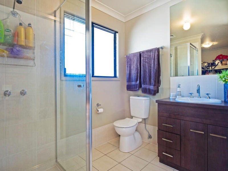60 Cobb and Co Drive, Oxenford QLD 4210
