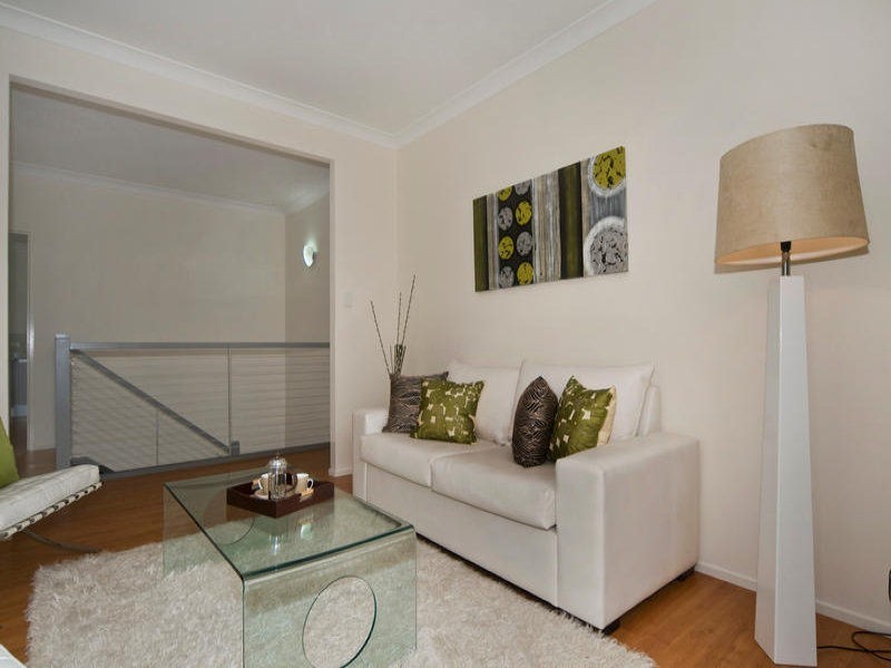 12 Carey Parade, North Tamborine QLD 4272