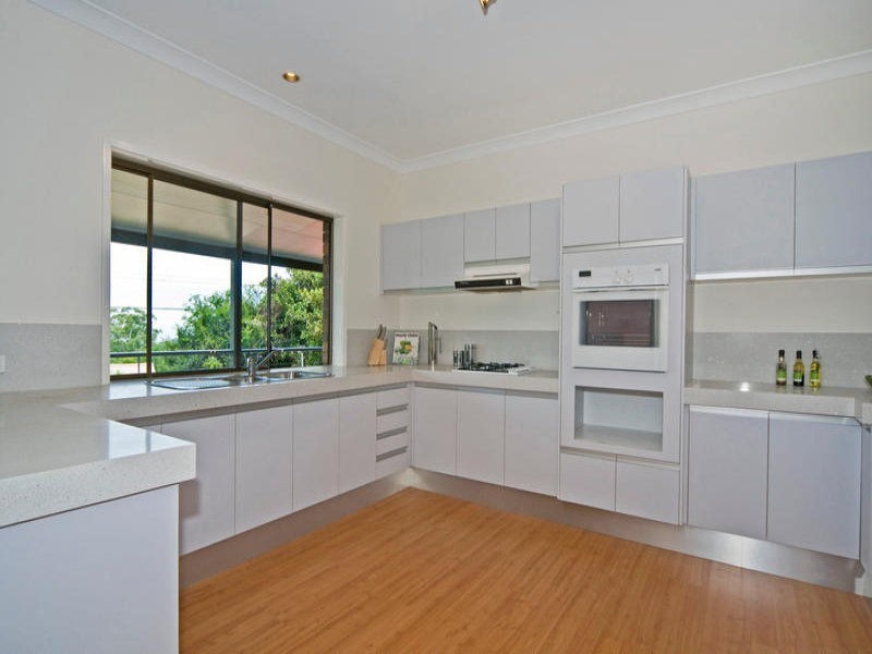 12 Carey Parade, North Tamborine QLD 4272