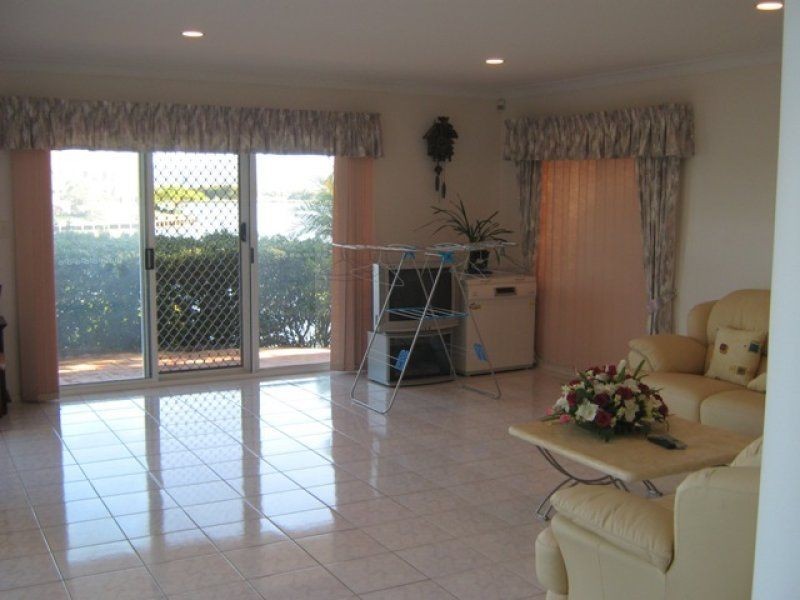 56 MONTEVIDEO Drive, Clear Island Waters QLD 4226