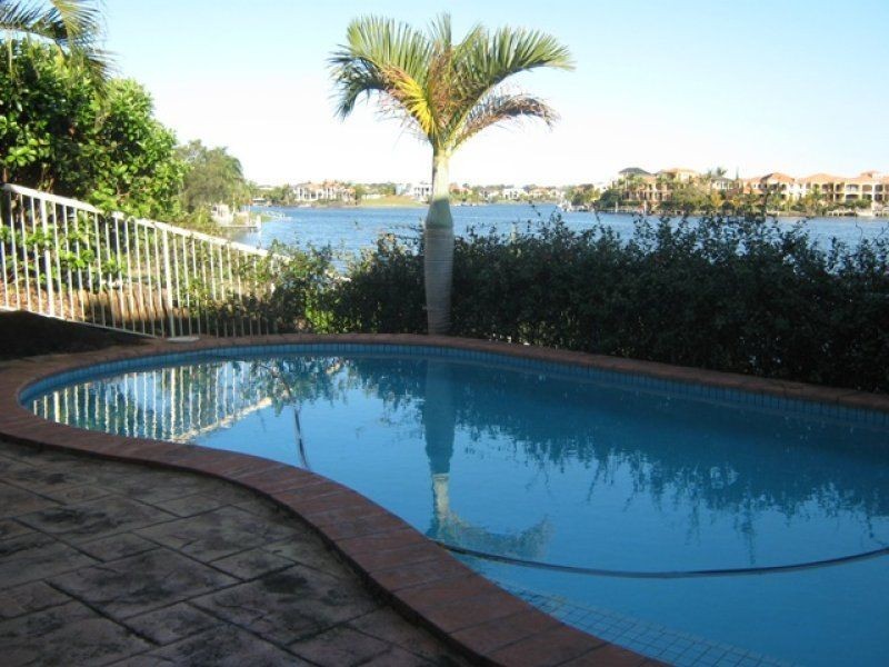 56 MONTEVIDEO Drive, Clear Island Waters QLD 4226