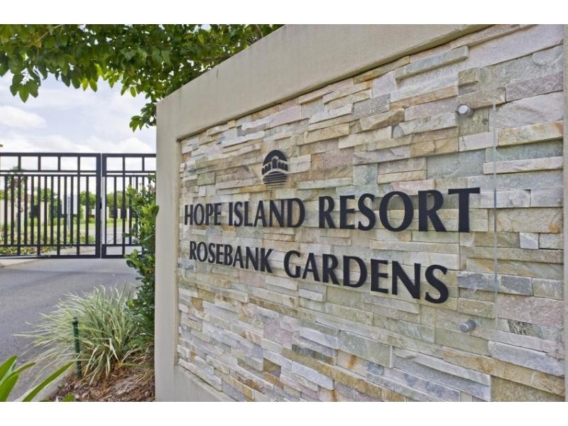 1153 Rosebank Way West, Hope Island QLD 4212