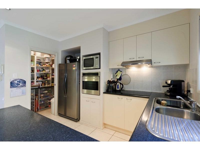 21 BUFFALO Crescent, Pacific Pines QLD 4211