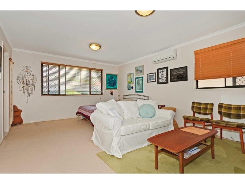 21 BUFFALO Crescent, Pacific Pines QLD 4211