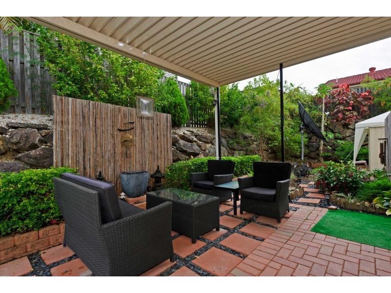 21 BUFFALO Crescent, Pacific Pines QLD 4211