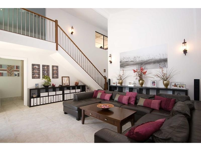 4 Hillary Circuit, Pacific Pines QLD 4211