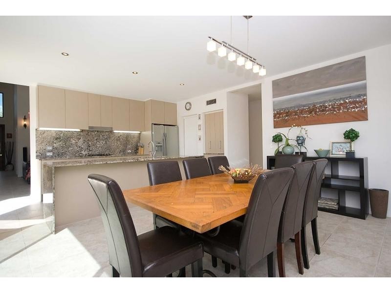 4 Hillary Circuit, Pacific Pines QLD 4211