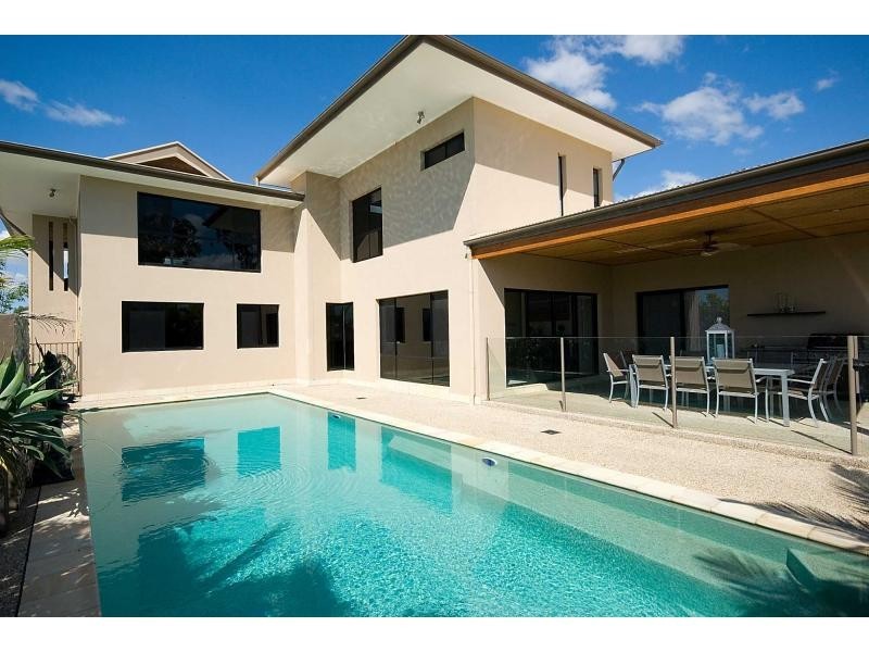 4 Hillary Circuit, Pacific Pines QLD 4211