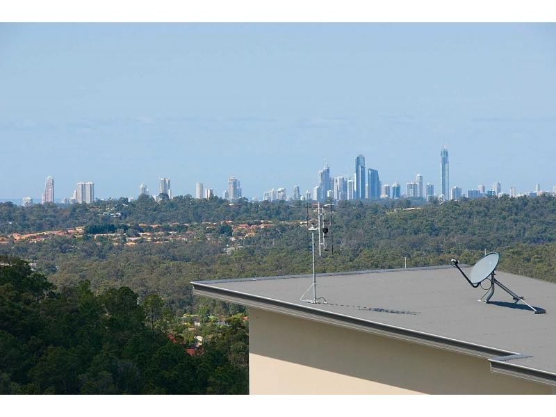 4 Hillary Circuit, Pacific Pines QLD 4211