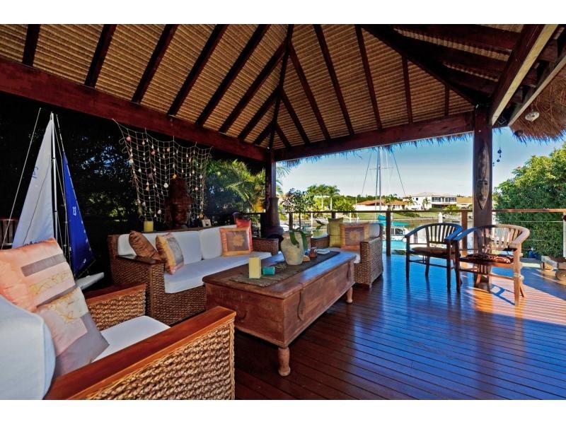 2114 Fernlea Close, Hope Island QLD 4212