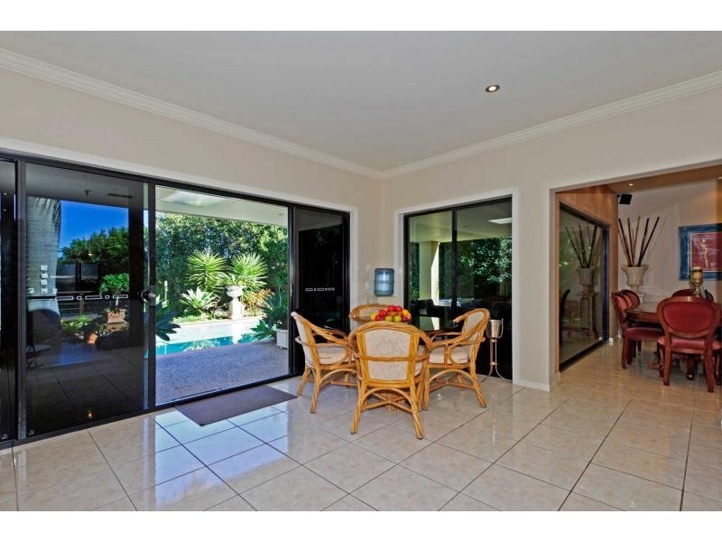 2114 Fernlea Close, Hope Island QLD 4212