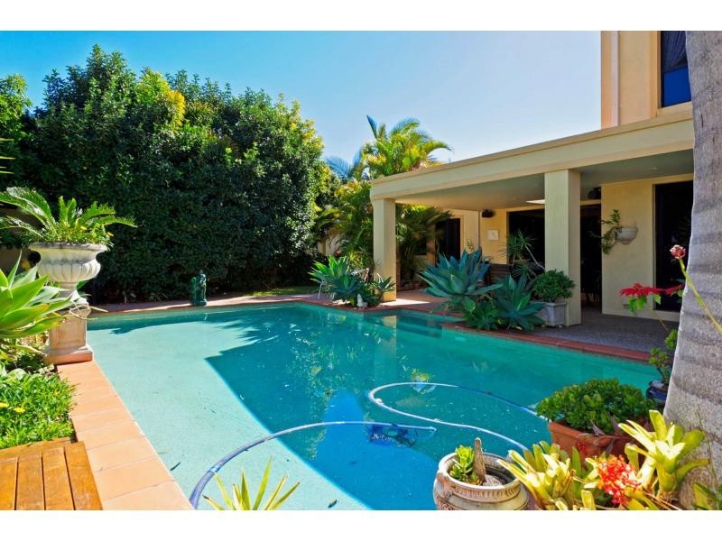 2114 Fernlea Close, Hope Island QLD 4212