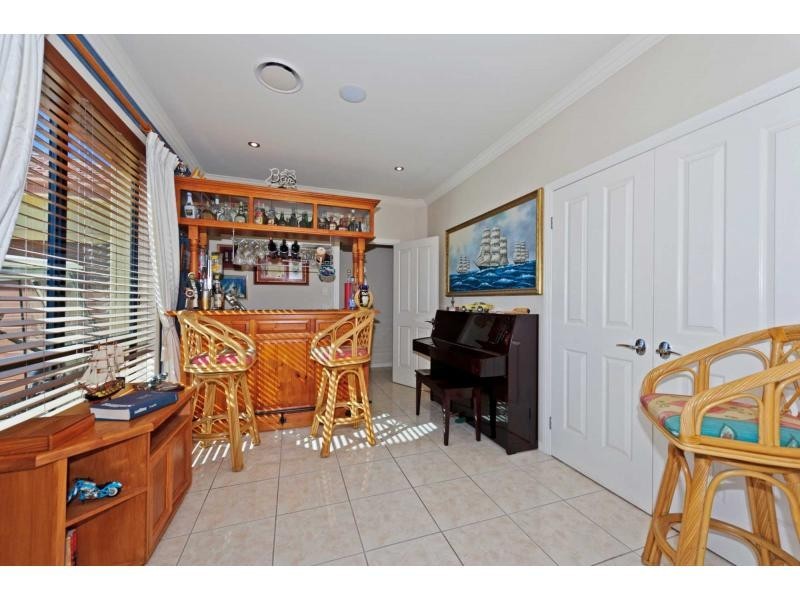 2114 Fernlea Close, Hope Island QLD 4212