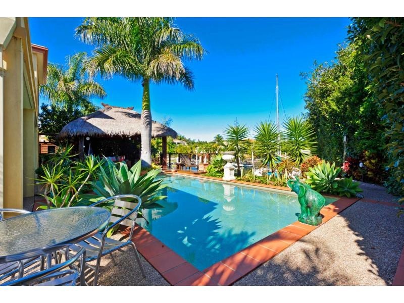 2114 Fernlea Close, Hope Island QLD 4212