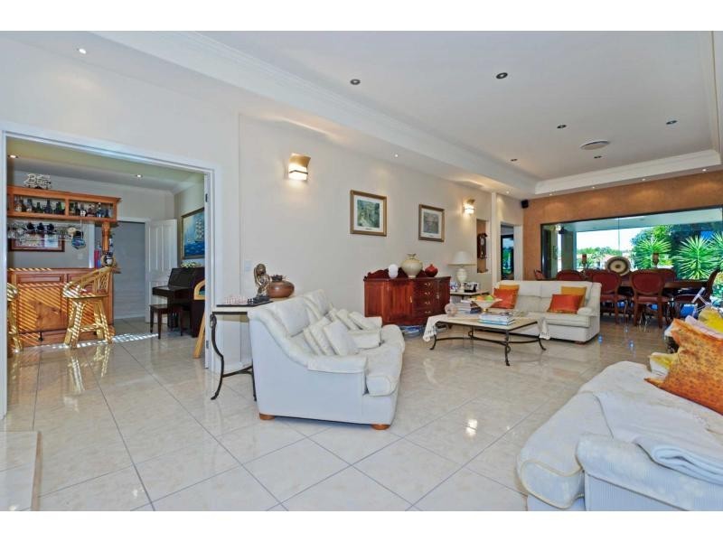 2114 Fernlea Close, Hope Island QLD 4212