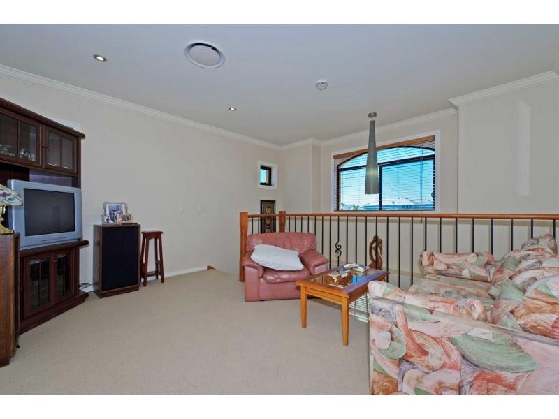 2114 Fernlea Close, Hope Island QLD 4212