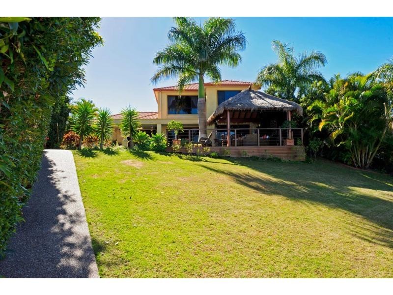 2114 Fernlea Close, Hope Island QLD 4212