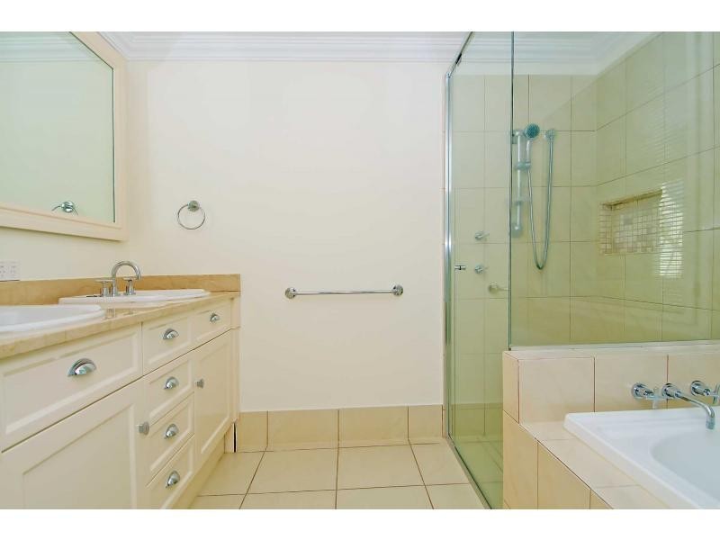 101/212 Marine Parade, Labrador QLD 4215