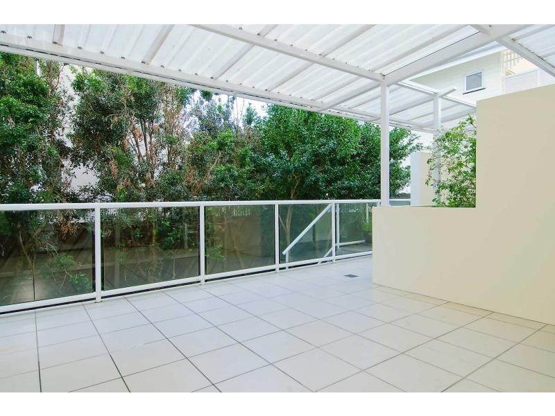 101/212 Marine Parade, Labrador QLD 4215