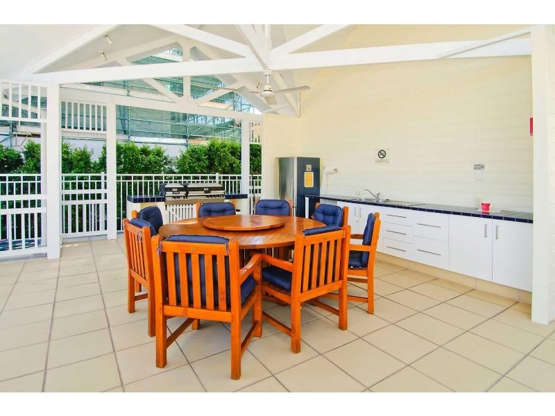 101/212 Marine Parade, Labrador QLD 4215