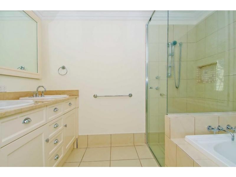 101/212 Marine Parade, Labrador QLD 4215