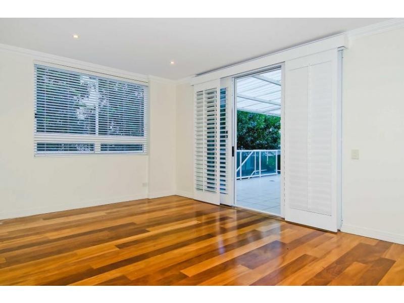 101/212 Marine Parade, Labrador QLD 4215