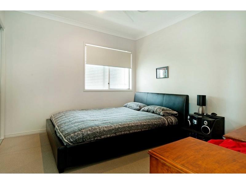 34 Riverlinks Boulevard, Helensvale QLD 4212