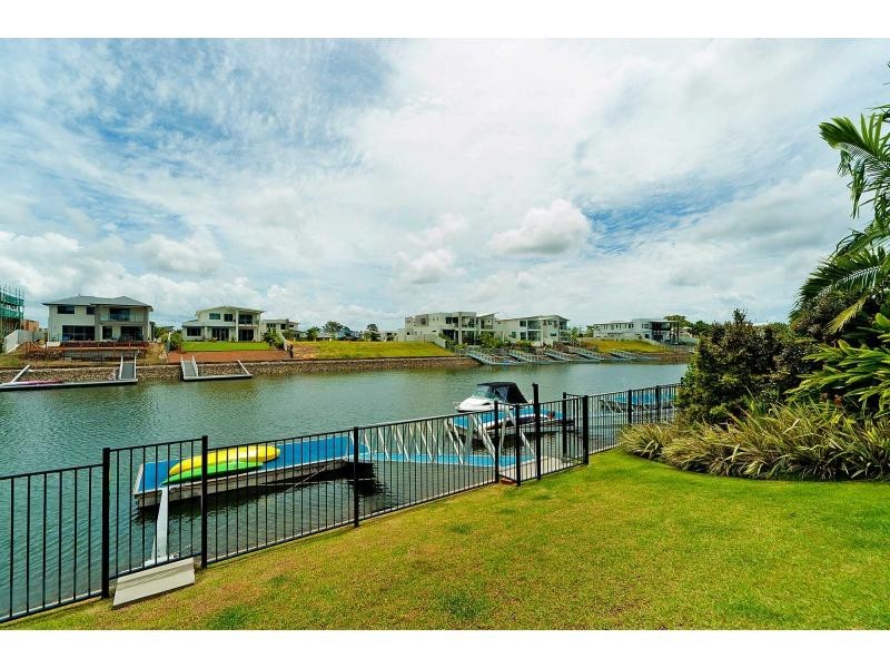 34 Riverlinks Boulevard, Helensvale QLD 4212
