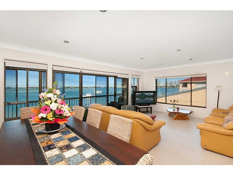 5/268 Marine Parade, Labrador QLD 4215