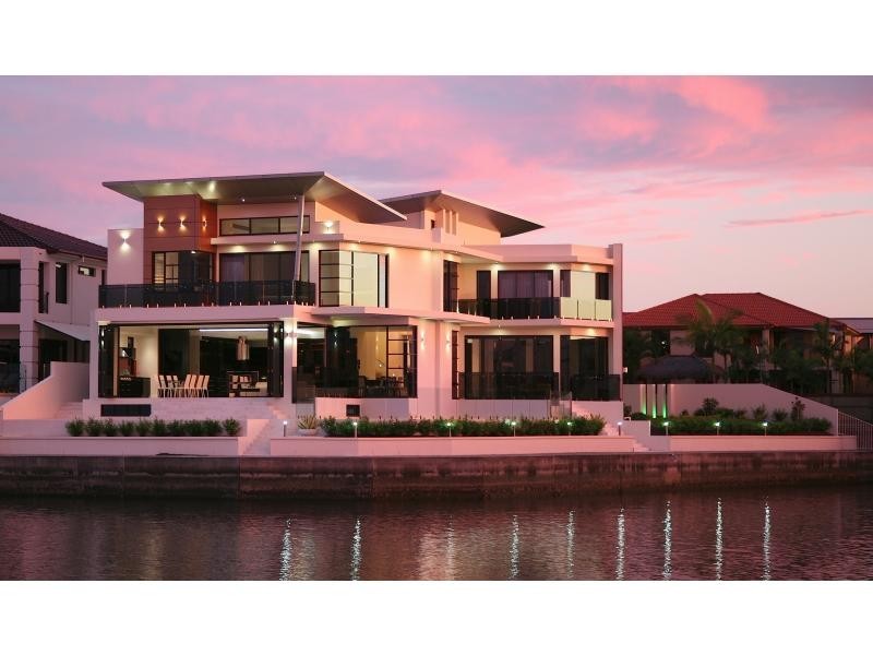 4 King Charles Court, Sovereign Islands, Sovereign Islands QLD 4216