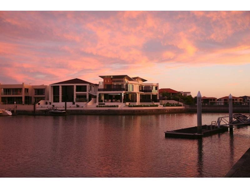 4 King Charles Court, Sovereign Islands, Sovereign Islands QLD 4216