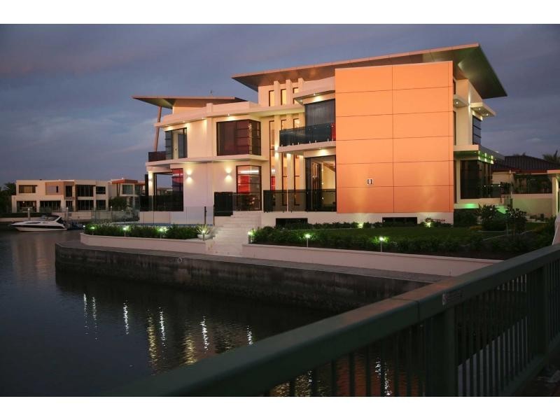 4 King Charles Court, Sovereign Islands, Sovereign Islands QLD 4216