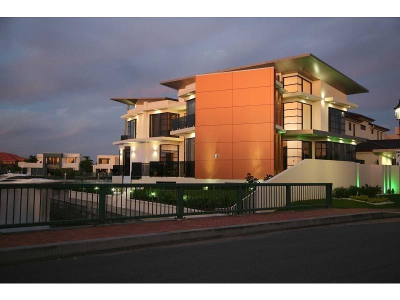 4 King Charles Court, Sovereign Islands, Sovereign Islands QLD 4216